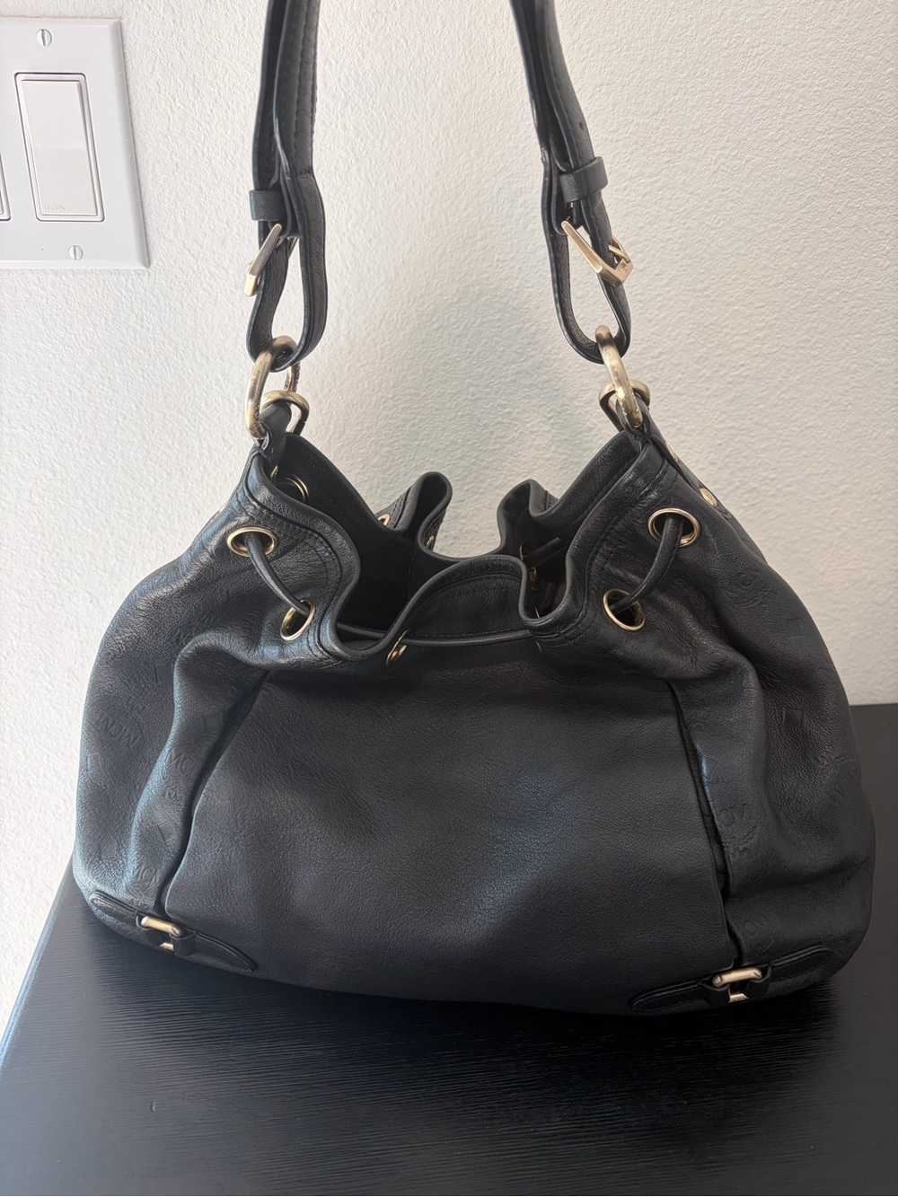 MCM black leather drawstring bucket bag with gold hardware - Picture 3 of 15